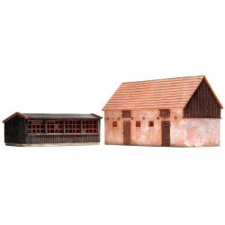 Kyllinghus og svinestald