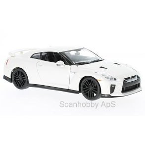 Nissan GT-R (2017), white metallic - 1:24 - Bburago