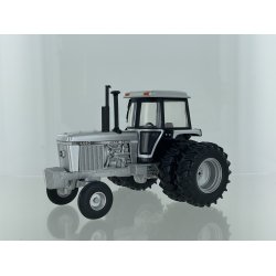John Deere 4440 2wd with Duals "Silver" - Limited Edition 102 pieces!!! - 1:32 - Britains