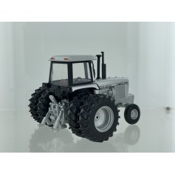 John Deere 4440 2wd with Duals "Silver" - Limited Edition 102 pieces!!! - 1:32 - Britains