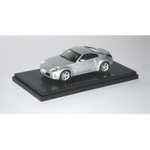 Nissan Fairlady Z33 Coupe, 2005 - 1:43 - Ebbro