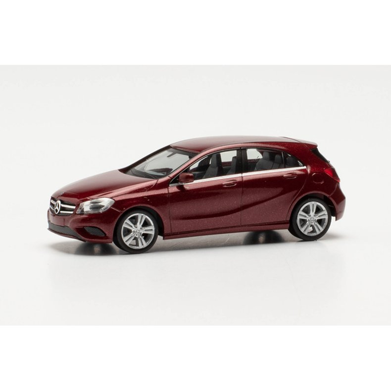 Mercedes-Benz A-Class, patagonia red metallic - 1:87 / H0 - Herpa