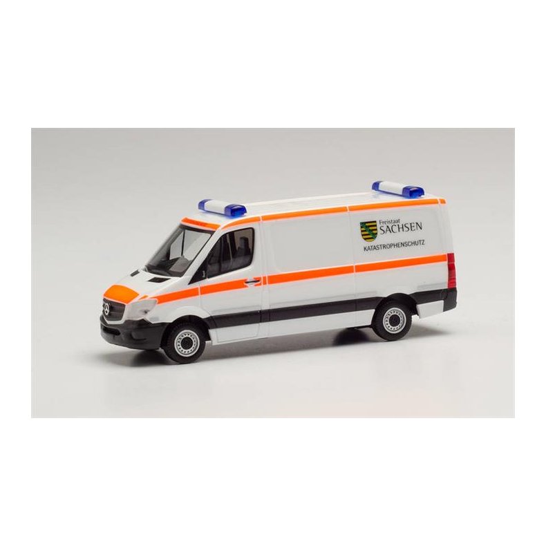 Mercedes-Benz Sprinter 13 box low roof "Freistaat Sachsen / Katrastrophenschutz" - 1:87 / H0 - Herpa