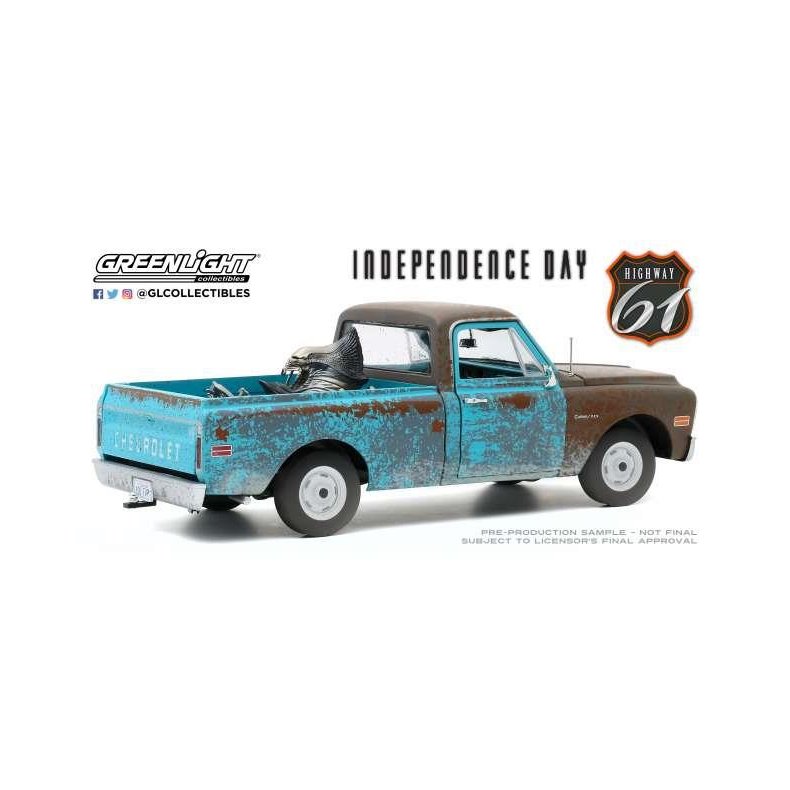 1971 Chevrolet C-10 with Alien Figure "Independence Day (1996)" - 1:18 - Highway 61 / Greenlight