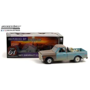 1971 Chevrolet C-10 with Alien Figure 