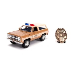 Stranger Things: Hopper's Chevy K5 Blazer with Replica Sheriffs Badge - 1:24 - Jada Toys