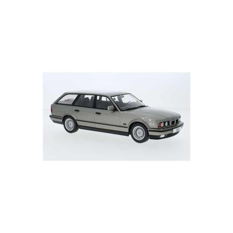 BMW 5'er (E34) Touring, silver, 1991 - 1:18 - Model Car Group