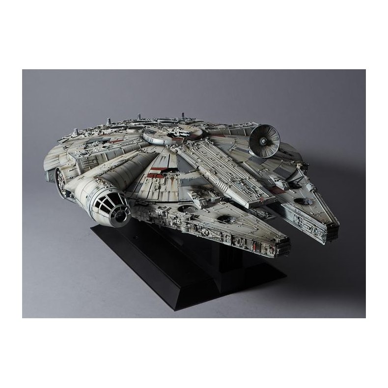 STAR WARS Millennium Falcon "Perfect Grade" - 1:72 - Revell/BANDAI