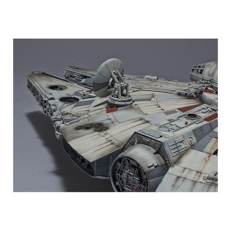 STAR WARS Millennium Falcon "Perfect Grade" - 1:72 - Revell/BANDAI