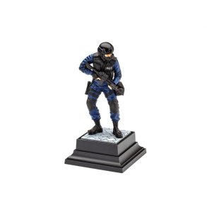 SWAT Officer - 1:16 - Revell