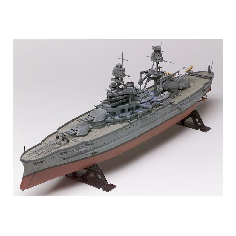 USS Arizona Battleship - 1:426 - Revell-Monogram (US varenummer: 85-0302)